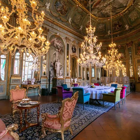 Palazzo Doria Pensión *