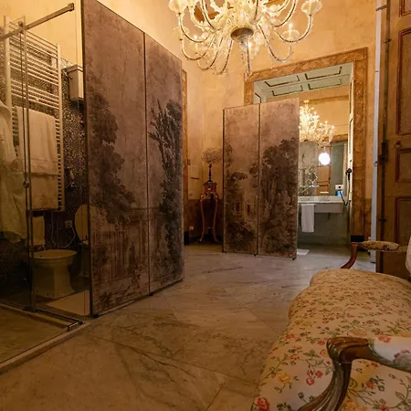 Palazzo Doria 4* نابولي