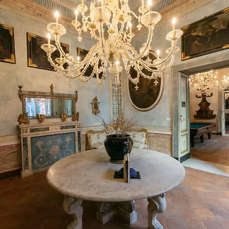 Palazzo Doria نابولي