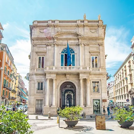 Palazzo Doria 4* نابولي